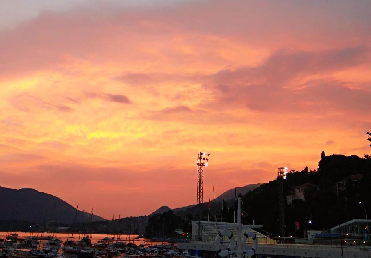 Apartments Lux Milano, Savina,Herceg-Novi Herceg Novi Ngoại thất bức ảnh
